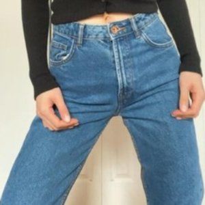 ZARA MOM FIT JEANS IN BLUE